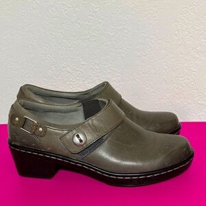 Klogs Landing Women. Color: Slate Smooth.